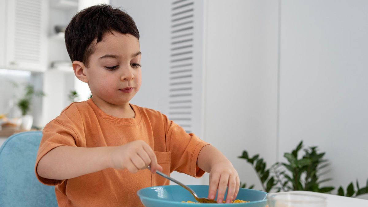 子供のシュガーラッシュとは何ですか、本当に砂糖消費は過活動行動を引き起こしますか?