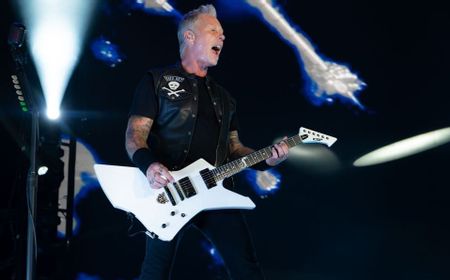 Buku Koleksi Gitar James Hetfield Dirilis Oktober