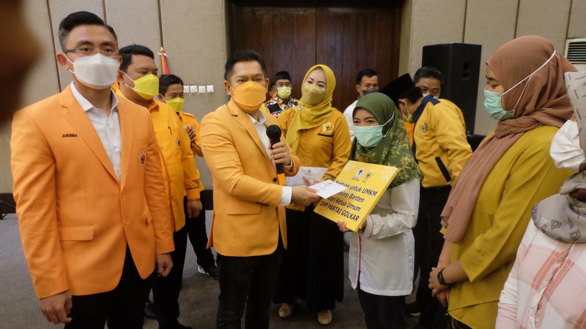 DPP MKGR Lantik Banten Manager, Airlangga Hartarto Fournit Une Assistance Aux MSME Et Nakes