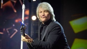 Jon Bon Jovi Selamatkan Perempuan yang Ingin Terjun dari Jembatan