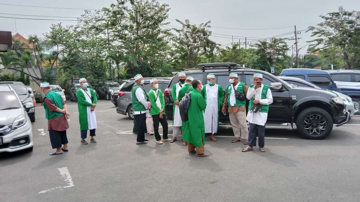 泗水Khilafatul Muslimin的数十名追随者被东爪哇地区警察检查