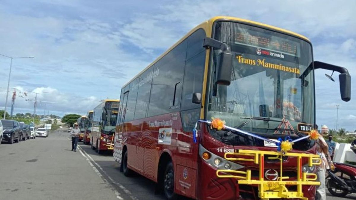 Test De 22 Bus Numériques à Makassar