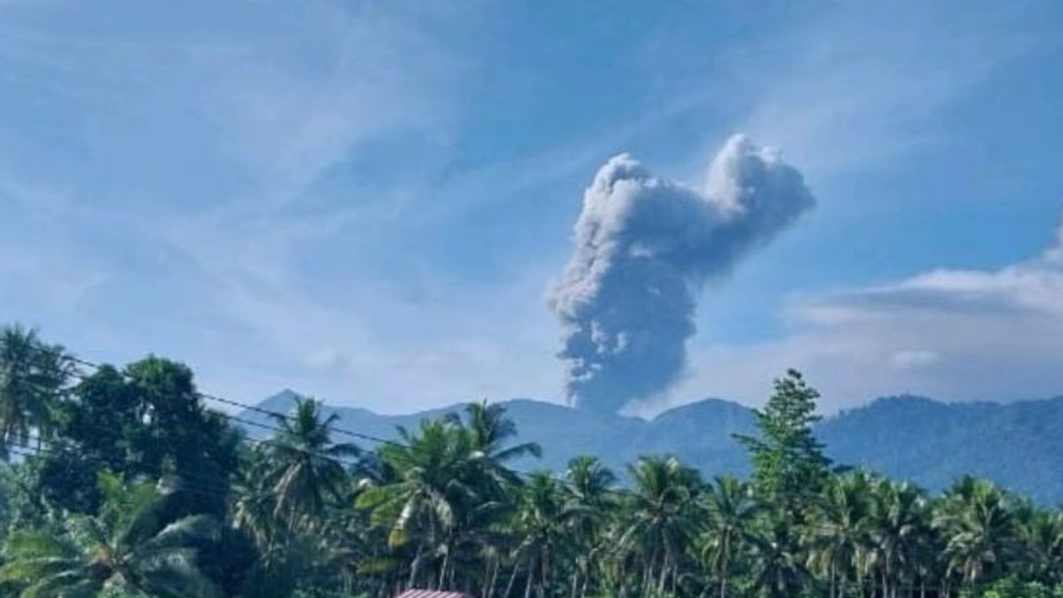 Gunung Dukono di Maluku Utara Kembali Erupsi 