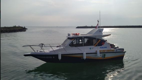 Poltera Launches Ambulance For Madura Island Community