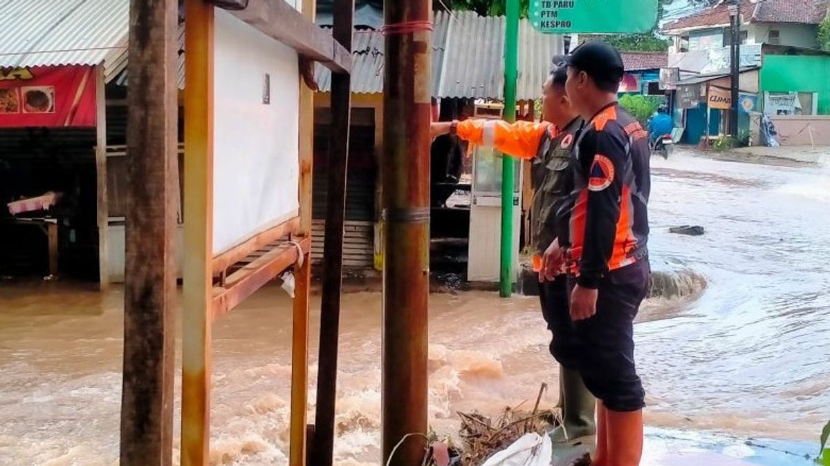 celiers : inondations et glissements de terrain à Sukabumi : un mort et sept disparus