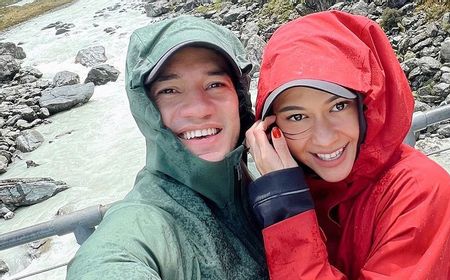 Pasangan Idaman, Intip 7 Potret Nana Mirdad dan Andrew White yang Honeymoon Terus