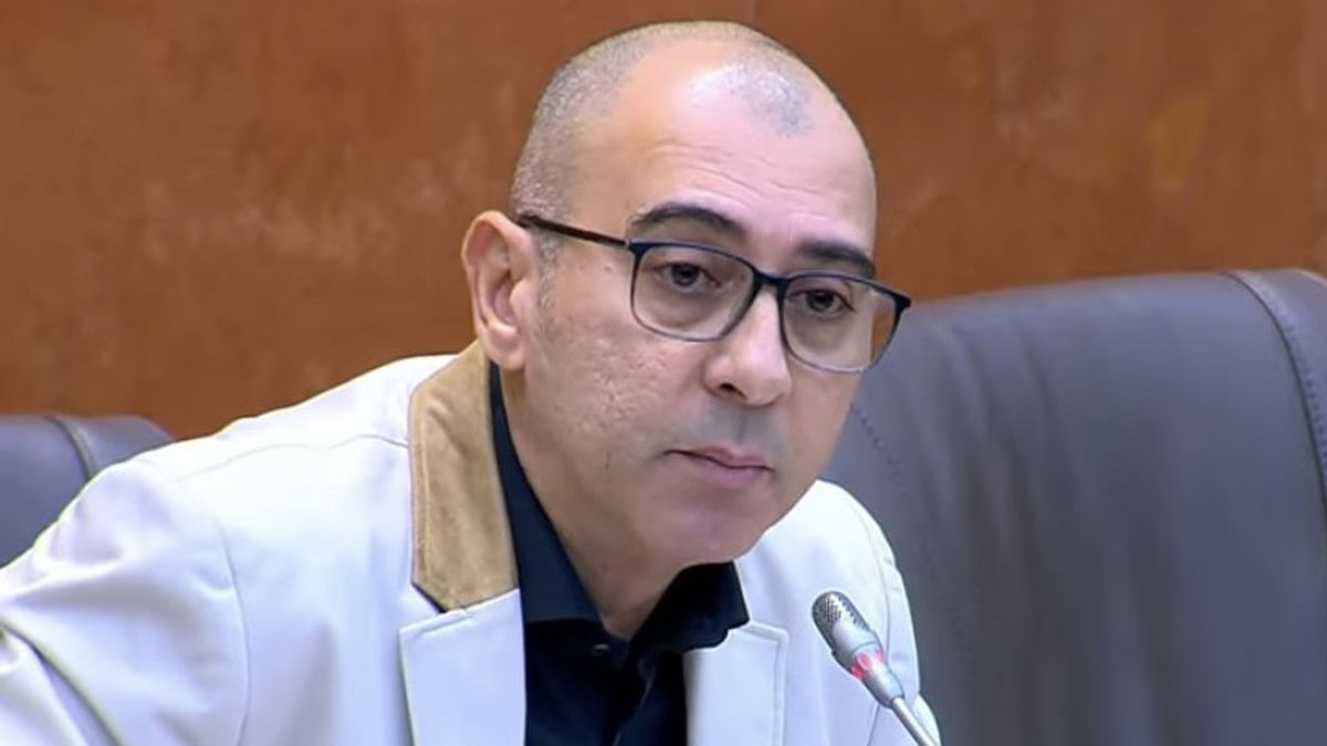 Anggota DPR Usul KAI Sediakan Satu Gerbong Khusus untuk Merokok
