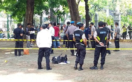 Olah TKP Ledakan Monas, Bercak Darah Tersisa di Lokasi Kejadian