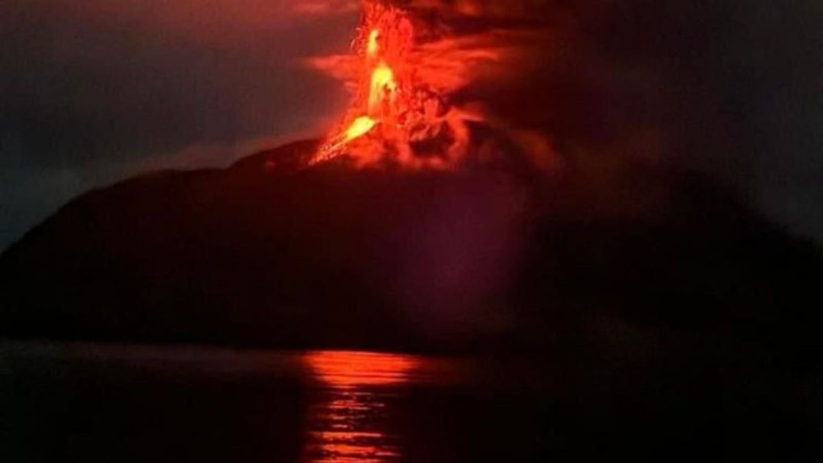 これら7つの空港は、噴火が2000メートルに達した空間山の噴火のために一時的に閉鎖されています