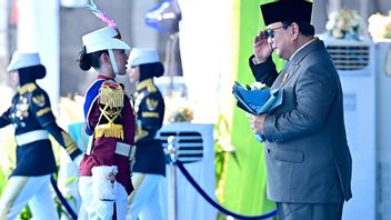 Momen Presiden Prabowo Saksikan Atraksi dan Parade Peringatan ke-79 Hari Bhayangkara