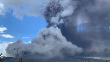 Gunung Lewotobi Laki-laki di Flotim NTT Kembali Erupsi dengan Ketinggian 5.000 Meter