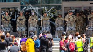 美国收紧移民政策,外交部:了解你的权利和义务