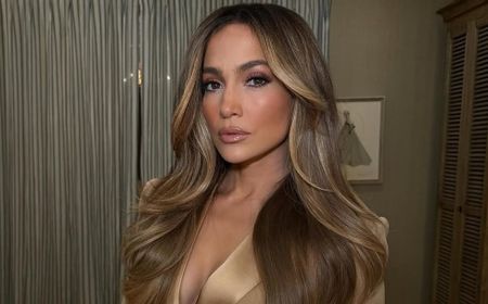 Resmi Cerai, Jennifer Lopez Simpan Cincin Tunangan dengan Ben Affleck