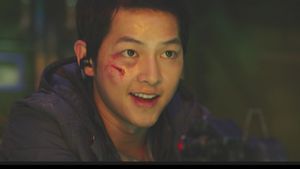Melihat Aksi Song Joong Ki dan Kim Tae Ri di Film Luar Angkasa <i>Space Sweepers</i>