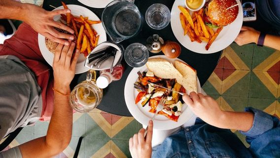 Nafsu Makan Naik Setelah Lebaran? Ini Tips untuk Mengontrolnya 