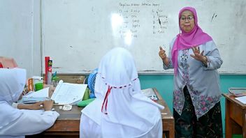 政府向160万地区ASN教师发放18万亿印尼盾津贴