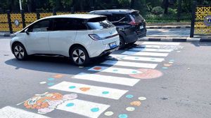 Tak Direspons Aplikasi JAKI, Warga Tebet Gandeng Seniman Gambar Zebra Cross Pac-Man