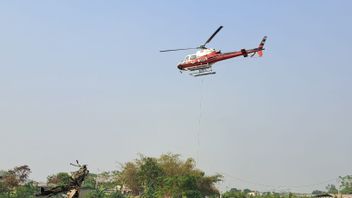 Hari ke-5 TPA Rawa Kucing Terbakar, Helikopter Water Bombing Masih Beroperasi