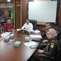 Tersangka Penganiayaan Dihukum Bersih-bersih Masjid dan Jadi Muazin Selama 3 Pekan