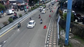 2025年圣诞节，85,000辆汽车进入安汶