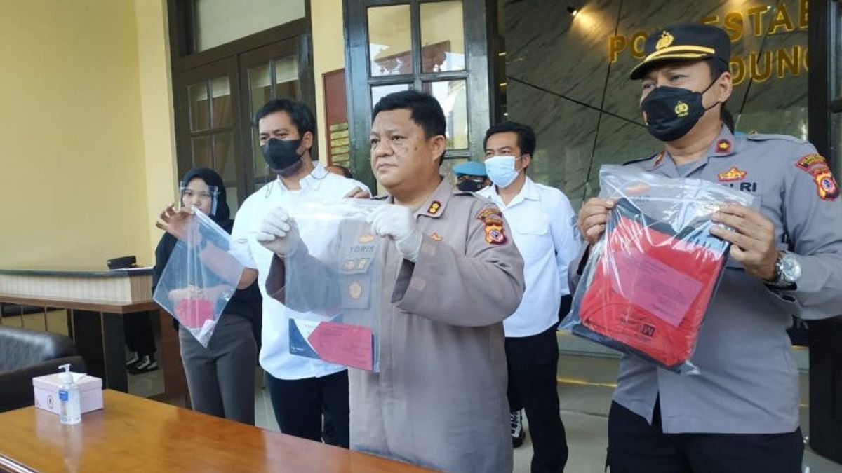 قاتل من البلاستيك مخزن بوس في باندونغ القبض، الجاني الذي سرق طعنات الضحية 11 مرات 