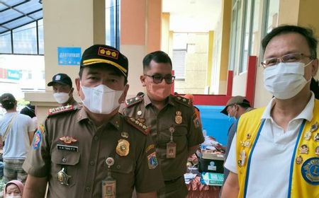 Ratusan PMKS Tiba-tiba Datangi Mal Taman Palem Cengkareng Diantar Satpol PP, Ada Apa?