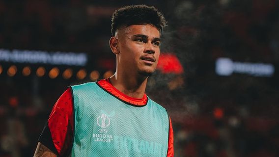 Mees Hilgers Gagal Bawa Twente Menang, Terpuruk di Liga Europa