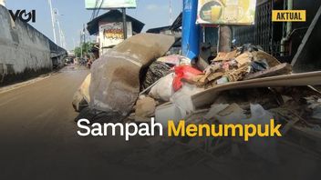 Banjir Surut, Ini Penampakan Sampah di Cililitan Kecil Jaktim