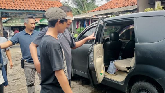 When Cigarette Thief Fails To Escape Through The Roof Of The House, Residents Don't Want To Beat The Perpetrator Even Though His Face Is Known