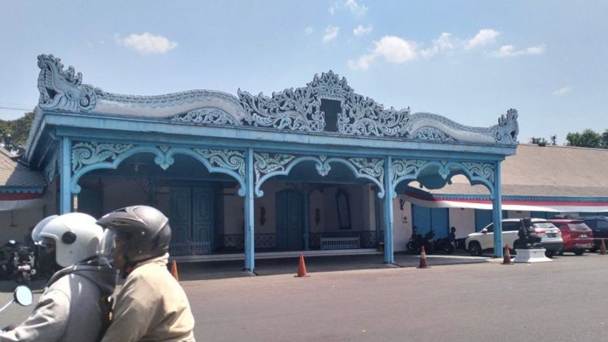 The Surakarta Palace Prepares An Increase In The King's Throne Ceremony