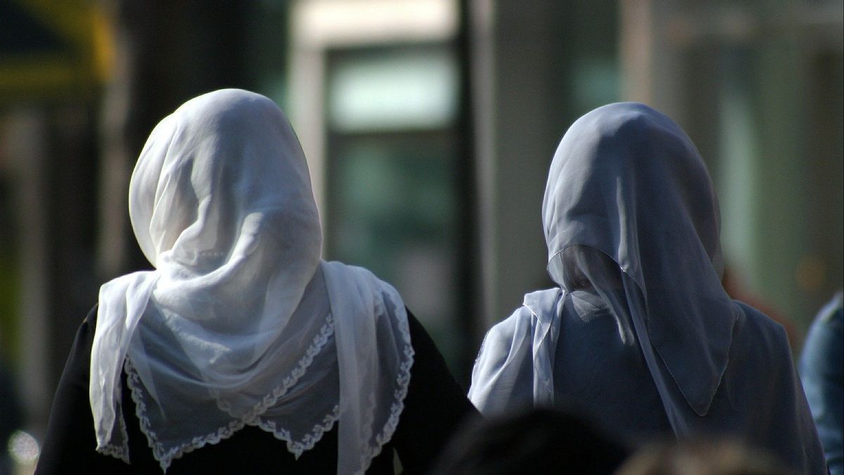 Vous Vous Souvenez Encore Du Cas Viral D’étudiants Non Musulmans « forcés » De Porter Le Hijab Au SMKN 2 Padang? Voici Les Conclusions De L’Ombudsman