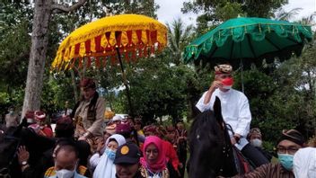 تلبية عدد من الشخصيات الأصلية Lampung، Ganjar Pranowo رحب وأعطيت دبوس الذهب