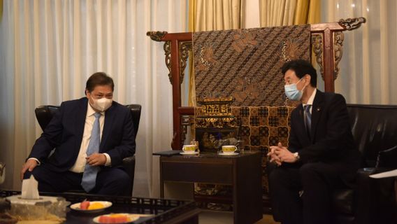 日本经济产业省大臣访问协调部长艾尔朗加，讨论G20峰会的贸易合作