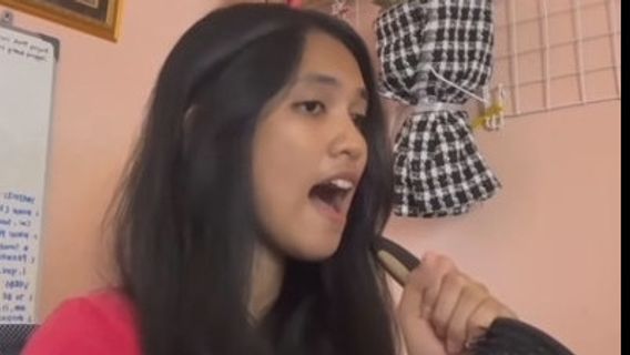 Viral Seorang Wanita Nyanyikan Lagu Agnez Mo dengan Improvisasi