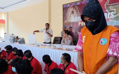 Perempuan Asal Aceh Kurir 9,5 Kg Ganja dalam Jeriken Kecap Asin Ditangkap di Lombok