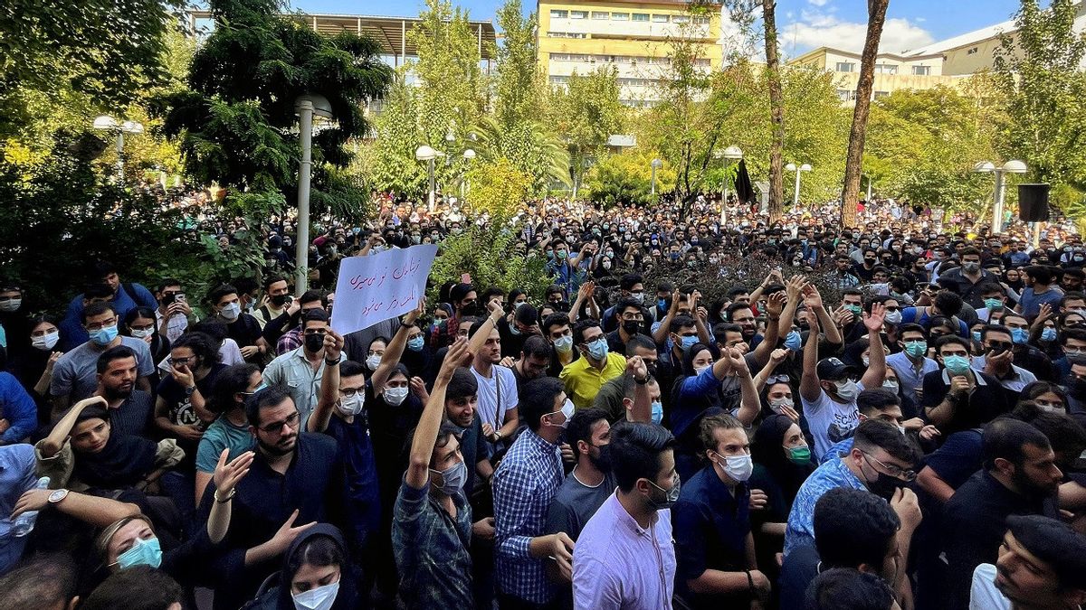 Dukung Protes, Keponakan Pemimpin Tertinggi Iran Ayatollah Ali Khamenei Serukan Dunia Putus Hubungan dengan Teheran