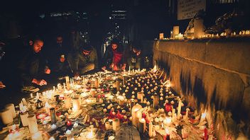 塔利班恐怖悲剧在白沙瓦学校的历史今天，2014年12月16日