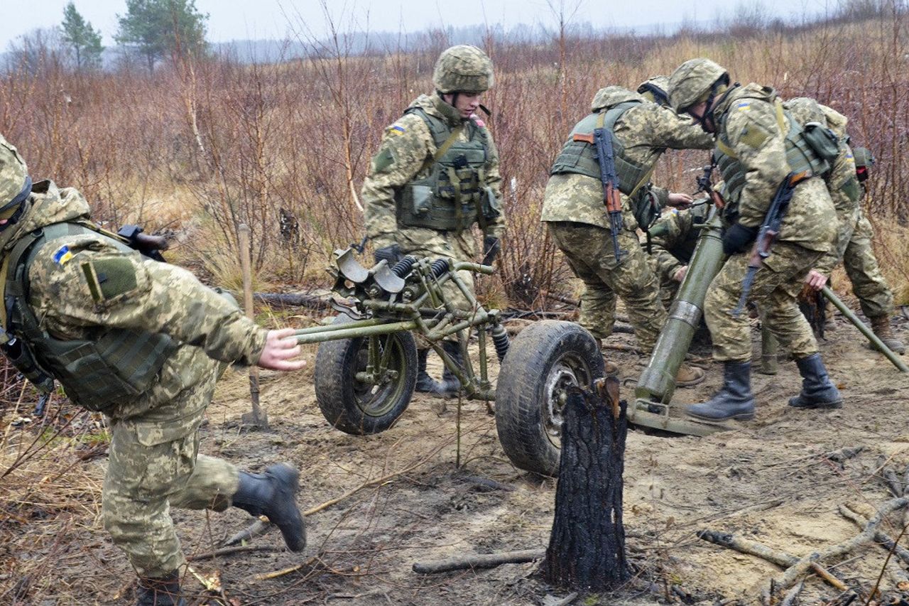 英国の対戦車ランチャー、ウクライナ軍との演習:それはロシア連邦と戦うために容易になります