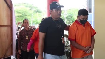 الشرطة تعتقل آمي رئيسة قمار اليانصيب في باليمبانغ ، مصادرة 35.8 مليون روبية