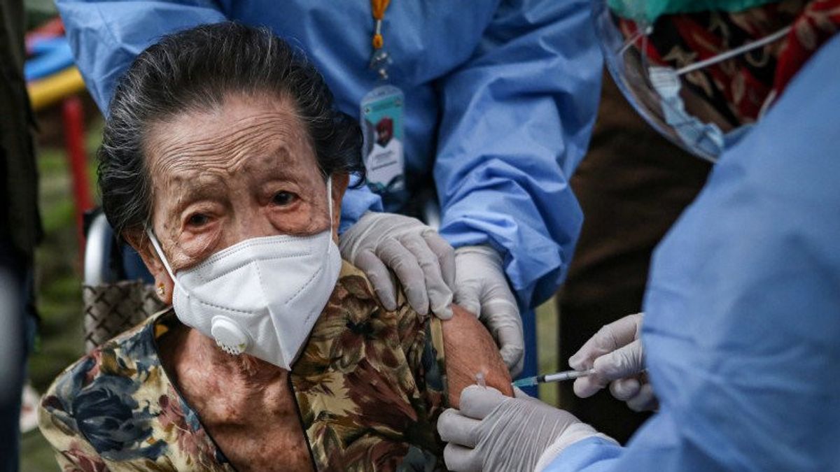 DKIジャカルタ県における高齢者予防接種の進捗状況はインドネシアで最も高い