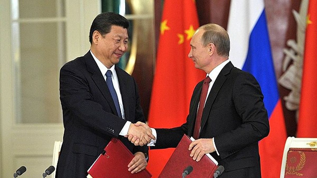 Xi Jinping Bicara dengan Putin Lewat Telepon di Peringatan 3 Tahun Invasi Ukraina