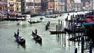 Venice's Authority Expands Entry Fees System For Tourists From 2025