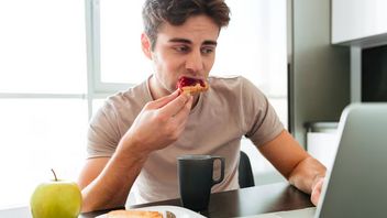 Tak Hanya Gula, Ini Kebiasaan Makan yang Picu Diabetes