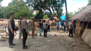 熟食店沙登棕榈油种植园中间的吸毒小屋被棉兰警察拆除