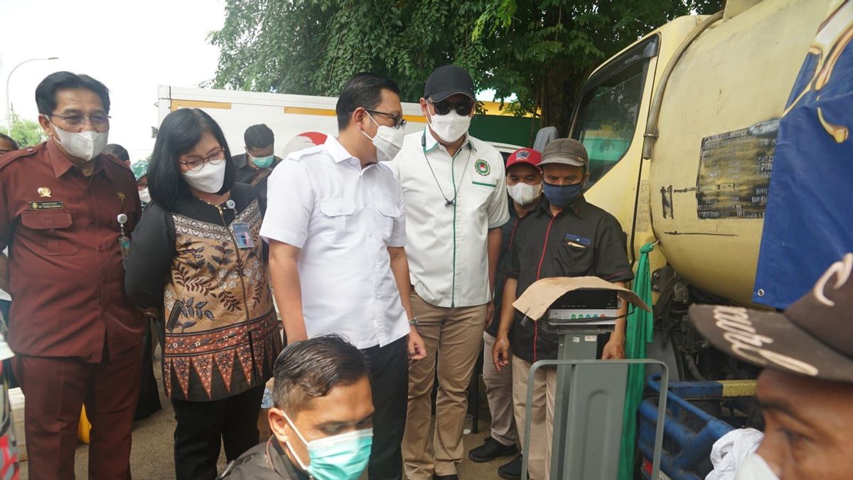 Mothers In Jakarta Can Get Closer! BUMN ID FOOD Just Distributed 60 Thousand Liters Of Cooking Oil In 10 Locations