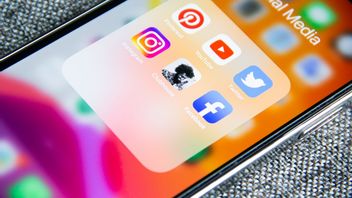 US Famous Host Oprah Winfrey Supports Social Media Age Restrictions In Australia
