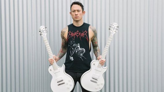 Kala Vokalis Trivium Menginterpretasi <i>Crazy Train</i>