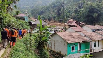 茂物Muara Pamijahan村的43名洪水和山体滑坡受害者家庭分别搬迁