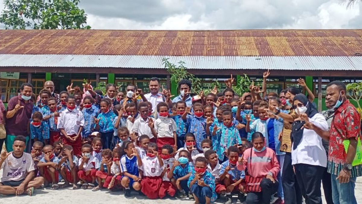 聚集在UNCEN，BEM Nusantara鼓励政府考虑巴布亚的教育进步