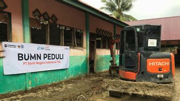 BNI Cleans Flood-Affected Schools in North Aceh, Supports Post-disaster Education Recovery